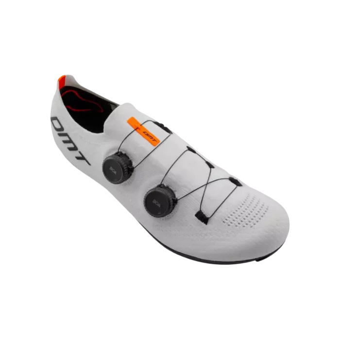 Chaussures Route DMT KR0 Blanc | 3D Knit, Double BOA® Li2, Semelle Carbone SL | Les Équipiers