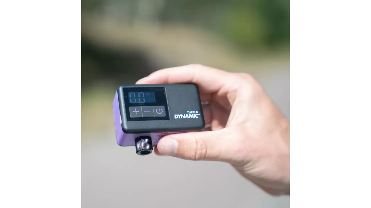 Dynamic Bike Care Turblo® – Mini-pompe électrique vélo ultra-légère 115 g format poche | LesEquipiers.cc