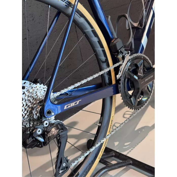 Girs KOM Shimano 105 Di2 - Montage à la carte | Les Équipiers