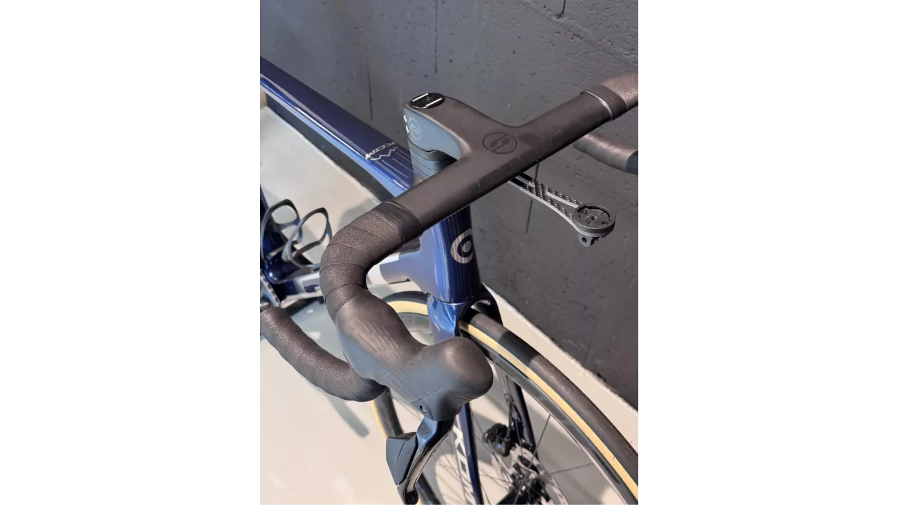 Girs KOM Shimano 105 Di2 - Montage à la carte | Les Équipiers