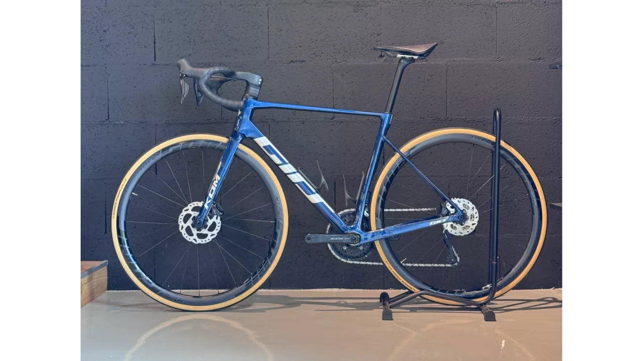 Girs KOM Shimano 105 Di2 - Montage à la carte | Les Équipiers