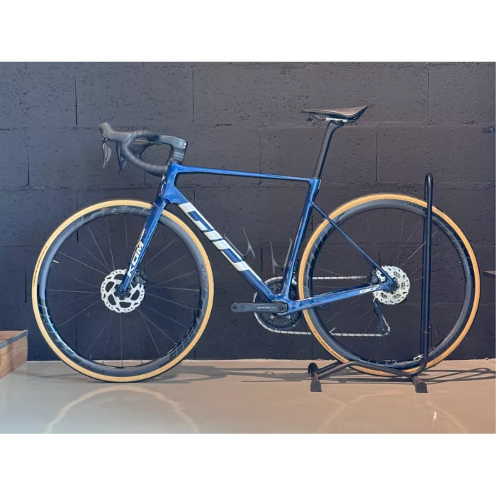 Girs KOM Shimano 105 Di2 - Montage à la carte | Les Équipiers