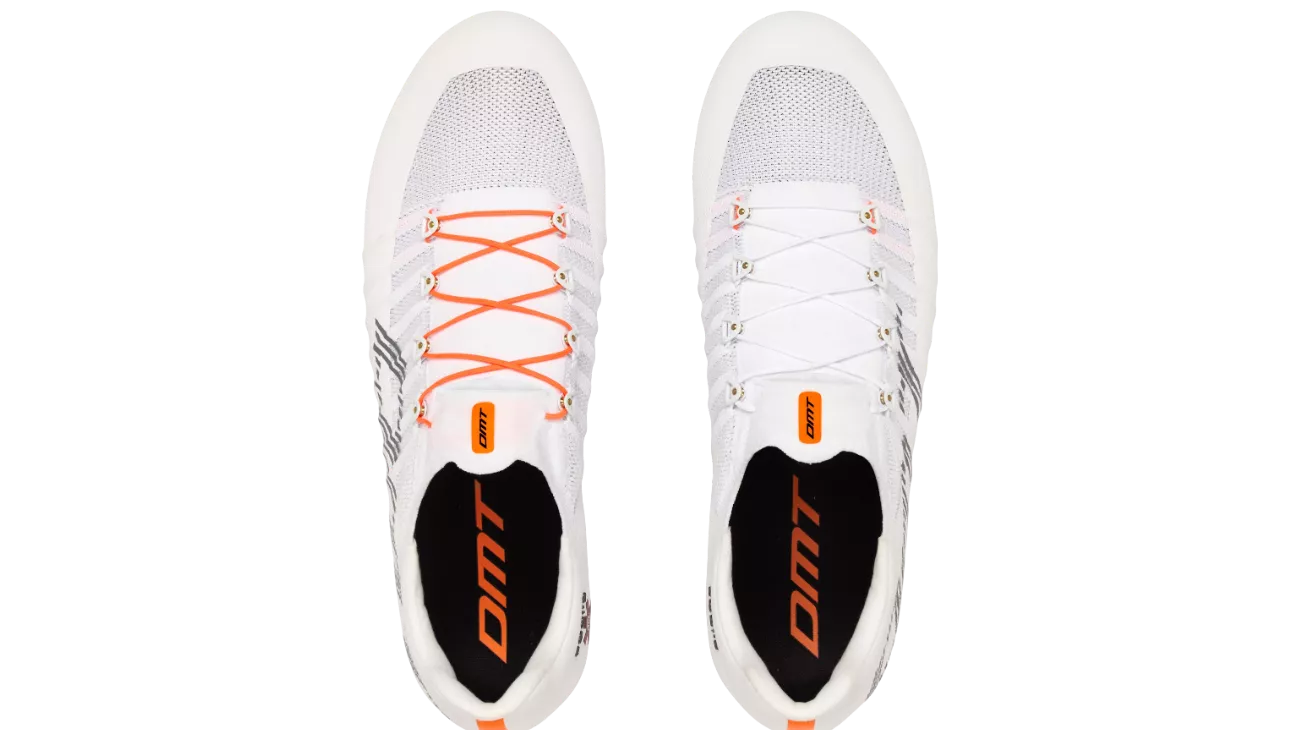 Chaussures route DMT Pogi's 2025 blanches carbone Pogačar | LesEquipiers.cc