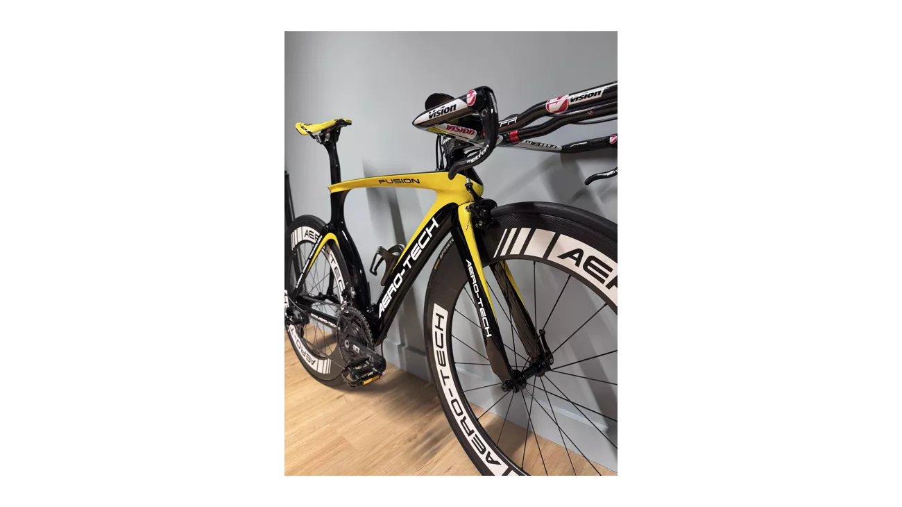 Vélo Contre-la-Montre Aero-tech - Shimano 105 - Taille M | Les Équipiers