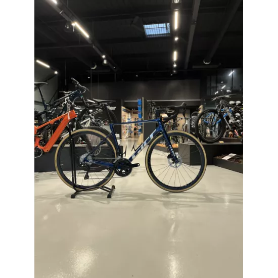 Girs KOM Shimano 105 Di2 - Montage à la carte | Les Équipiers