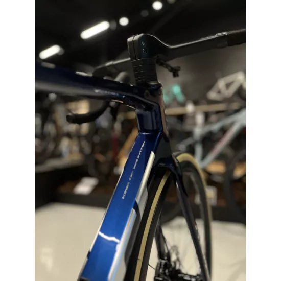Girs KOM Shimano 105 Di2 - Montage à la carte | Les Équipiers