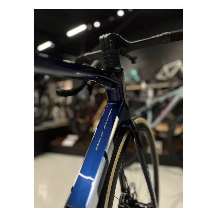 Girs KOM Shimano 105 Di2 - Montage à la carte | Les Équipiers