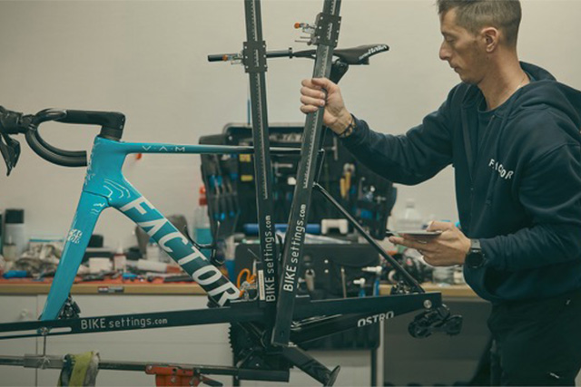 Factor : Un héritage né de l'ingénierie aéronautique