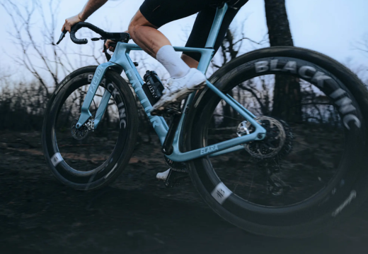 Factor ELARA : le gravel de compétition taillé pour la vitesse